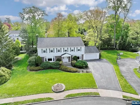 544 Hague Court Oradell NJ 07649