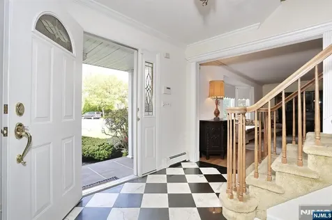544 Hague Court Oradell NJ 07649