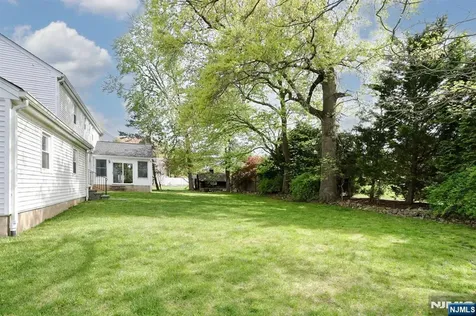 544 Hague Court Oradell NJ 07649