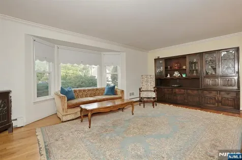 544 Hague Court Oradell NJ 07649