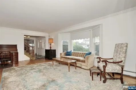 544 Hague Court Oradell NJ 07649