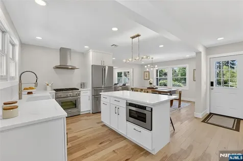 909 Ridgewood Road Millburn NJ 07041