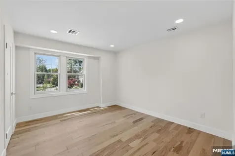 909 Ridgewood Road Millburn NJ 07041