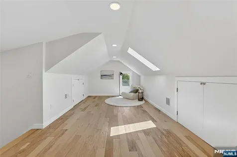 909 Ridgewood Road Millburn NJ 07041