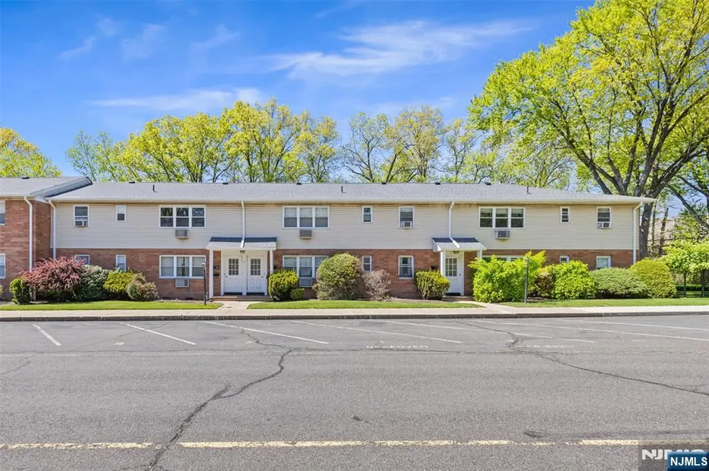 4D Lakeview Leonia NJ 07605