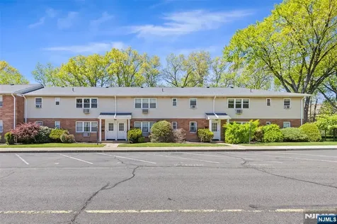 4D Lakeview Leonia NJ 07605