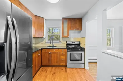 4D Lakeview Leonia NJ 07605