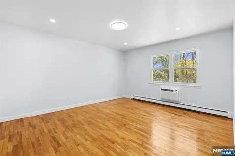 4D Lakeview Leonia NJ 07605