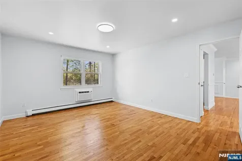4D Lakeview Leonia NJ 07605