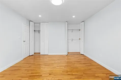 4D Lakeview Leonia NJ 07605