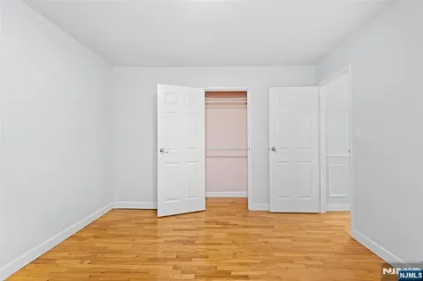 4D Lakeview Leonia NJ 07605
