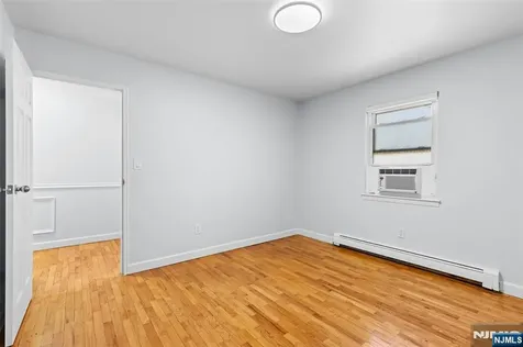 4D Lakeview Leonia NJ 07605