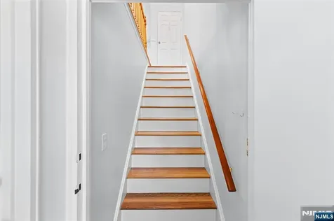 4D Lakeview Leonia NJ 07605