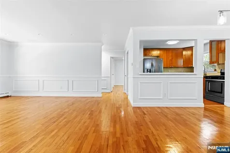 4D Lakeview Leonia NJ 07605