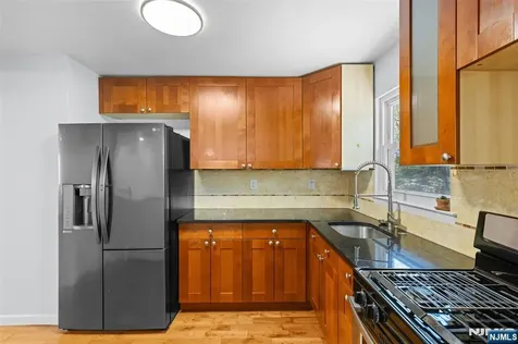 4D Lakeview Leonia NJ 07605