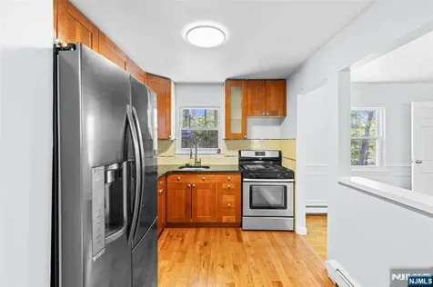 4D Lakeview Leonia NJ 07605
