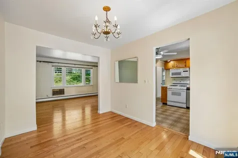 75 W Oakland Avenue Oakland NJ 07436