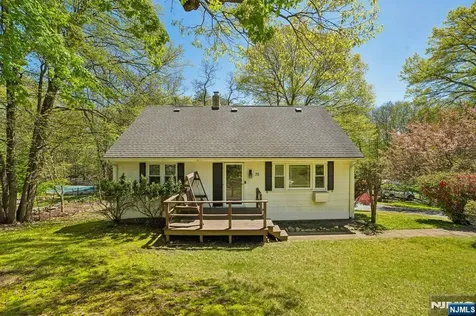 75 W Oakland Avenue Oakland NJ 07436
