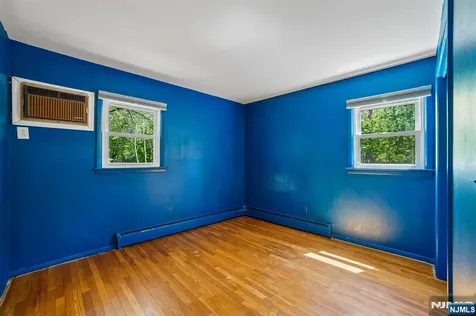 75 W Oakland Avenue Oakland NJ 07436