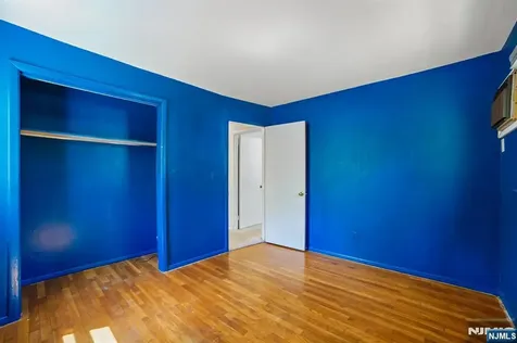 75 W Oakland Avenue Oakland NJ 07436