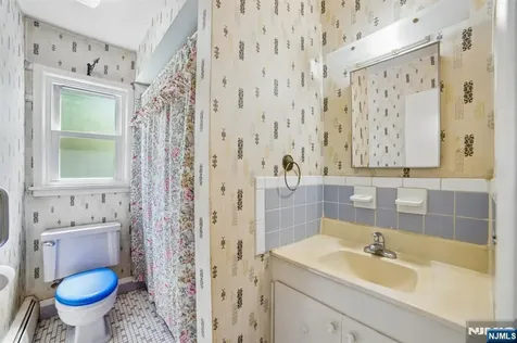 75 W Oakland Avenue Oakland NJ 07436