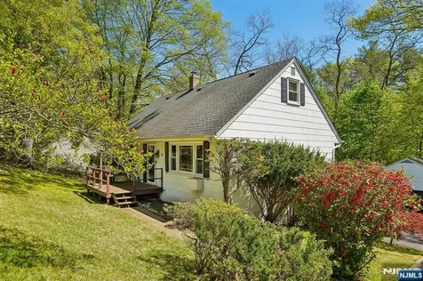 75 W Oakland Avenue Oakland NJ 07436