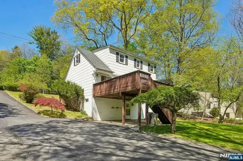 75 W Oakland Avenue Oakland NJ 07436