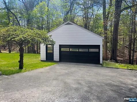 75 W Oakland Avenue Oakland NJ 07436