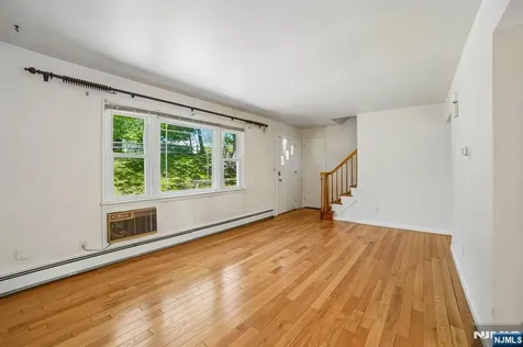 75 W Oakland Avenue Oakland NJ 07436
