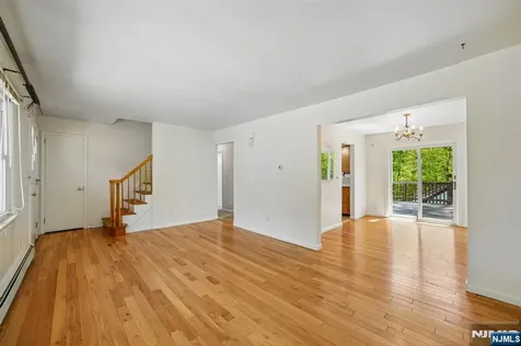 75 W Oakland Avenue Oakland NJ 07436