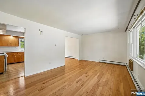 75 W Oakland Avenue Oakland NJ 07436