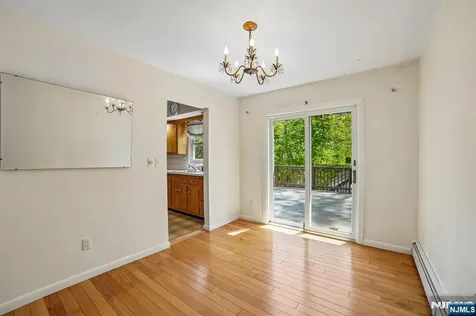 75 W Oakland Avenue Oakland NJ 07436