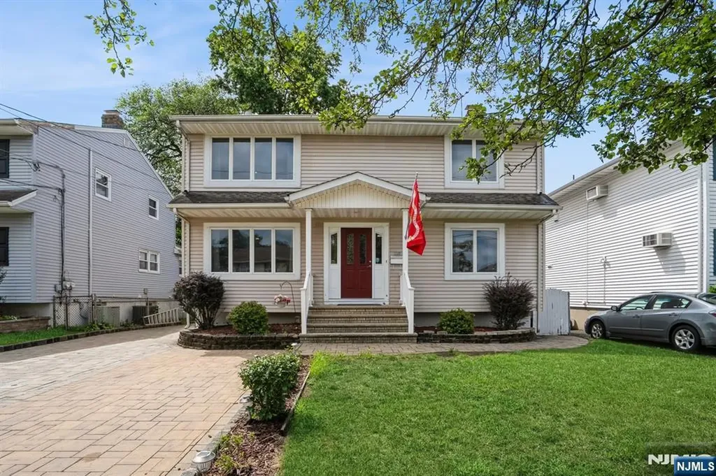 298 Nedellec Drive Saddle Brook NJ 07663