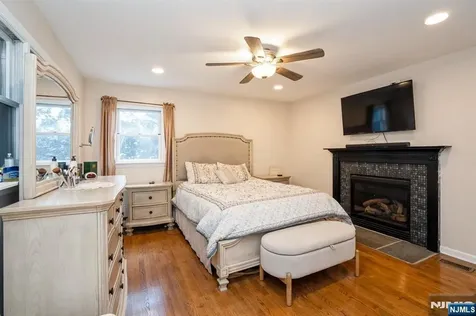 298 Nedellec Drive Saddle Brook NJ 07663