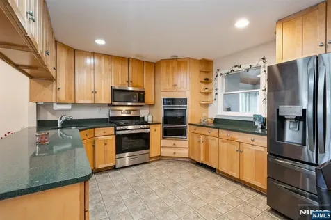 298 Nedellec Drive Saddle Brook NJ 07663