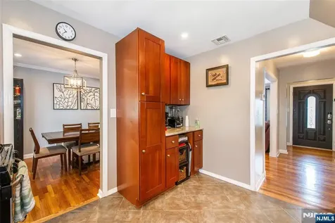 24 Lennon Place Clifton NJ 07013