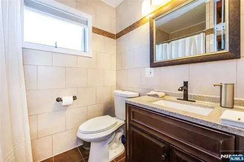 24 Lennon Place Clifton NJ 07013
