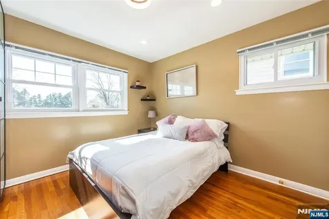 24 Lennon Place Clifton NJ 07013