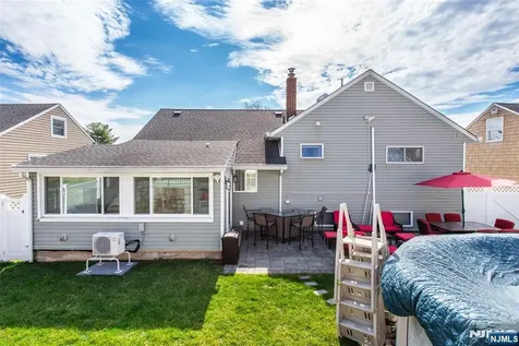 24 Lennon Place Clifton NJ 07013