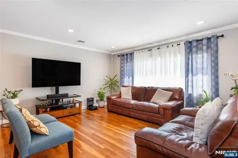 24 Lennon Place Clifton NJ 07013