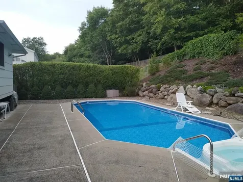 24 Molinari Drive Wanaque NJ 07465