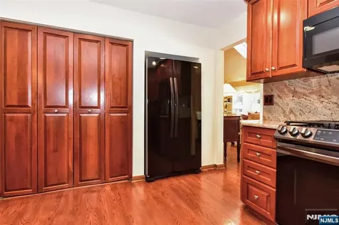 30 N Bayard Lane Mahwah NJ 07430