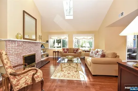 30 N Bayard Lane Mahwah NJ 07430