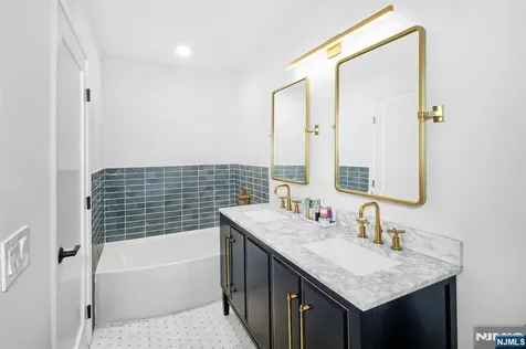 249 Brower Court West New York NJ 07093