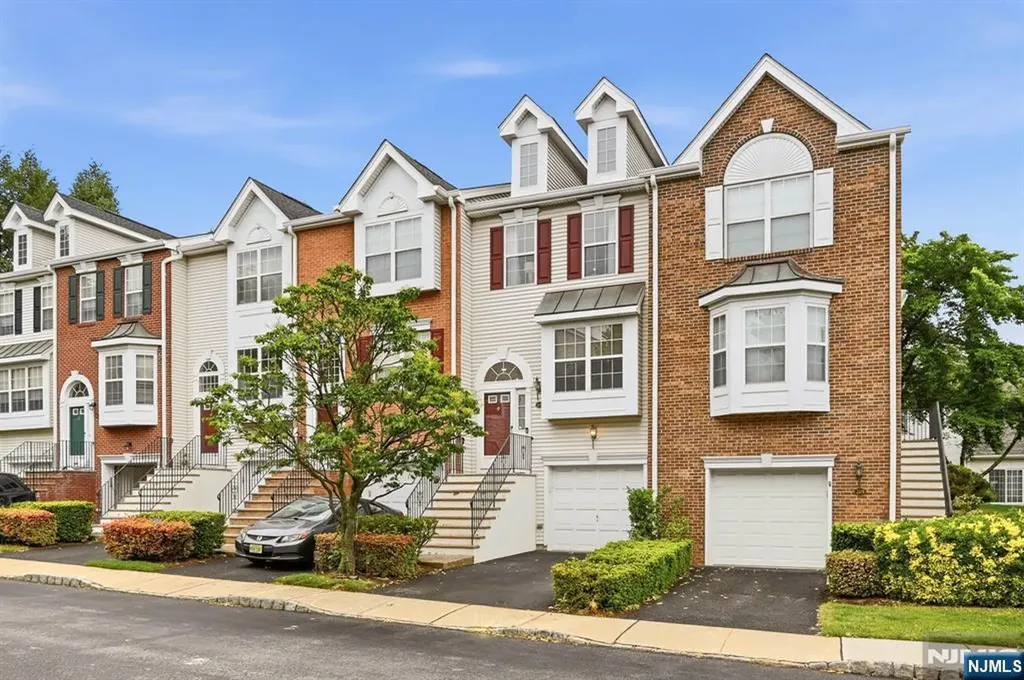 204 Swathmore Drive Nutley NJ 07110