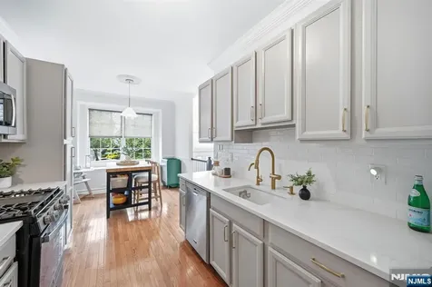 204 Swathmore Drive Nutley NJ 07110
