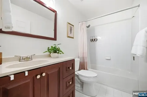 204 Swathmore Drive Nutley NJ 07110