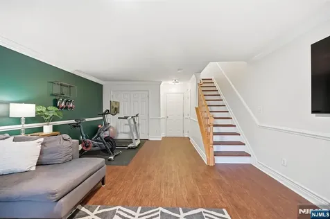 204 Swathmore Drive Nutley NJ 07110