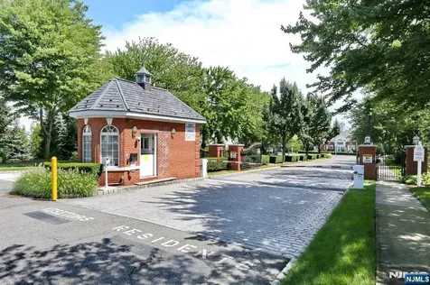 204 Swathmore Drive Nutley NJ 07110