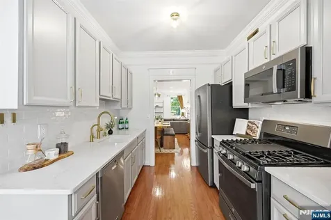 204 Swathmore Drive Nutley NJ 07110